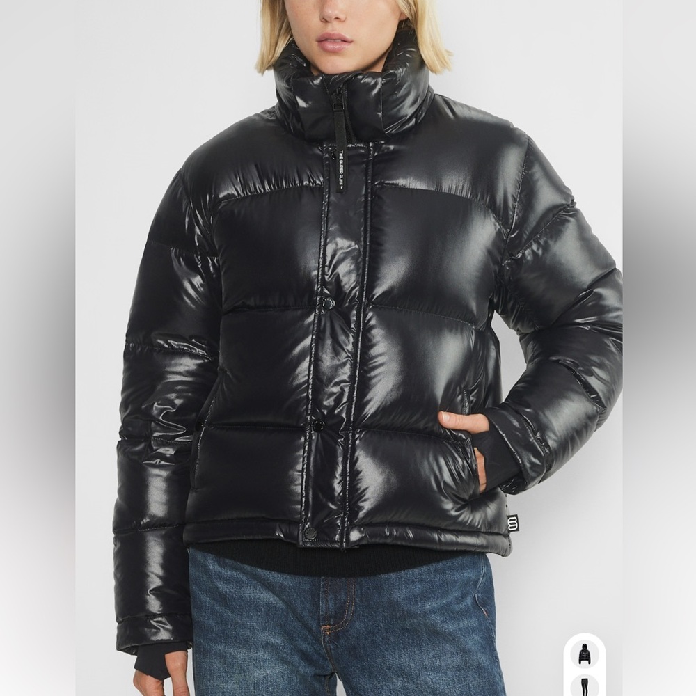 Aritzia Super Puff Shorty - High Gloss Black M